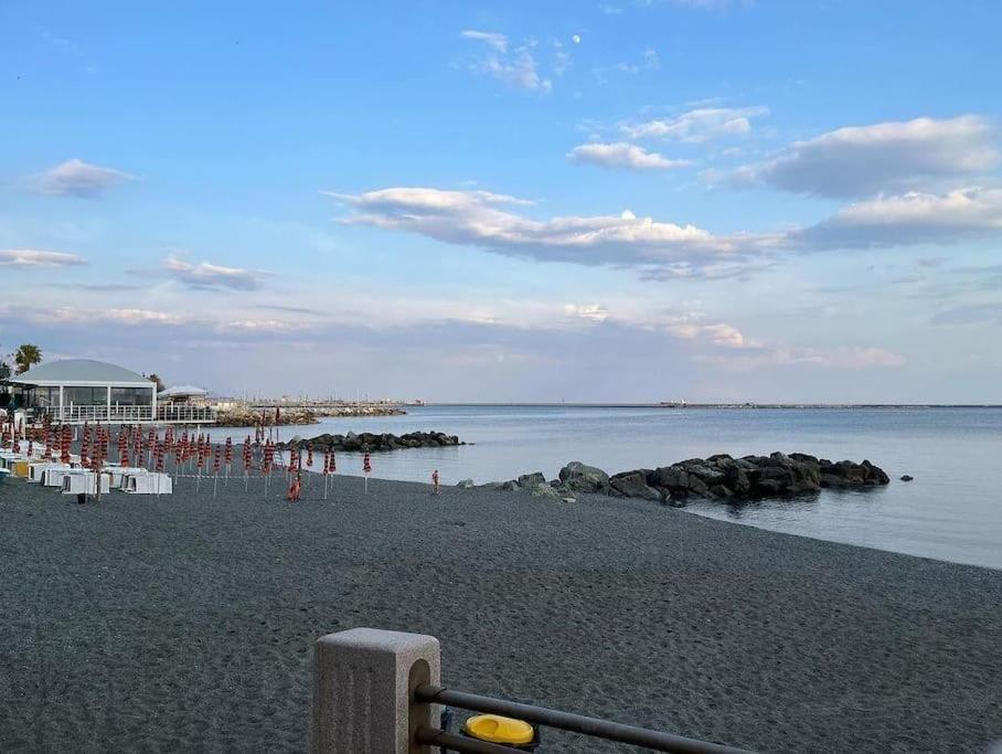 Apartamento Brezza Marina 3021 Génova Exterior foto